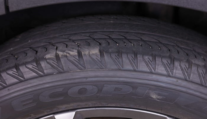 2023 Mahindra XUV700 AX 7 LUXURY P AT 7 STR, Petrol, Automatic, 18,082 km, Right Rear Tyre Tread