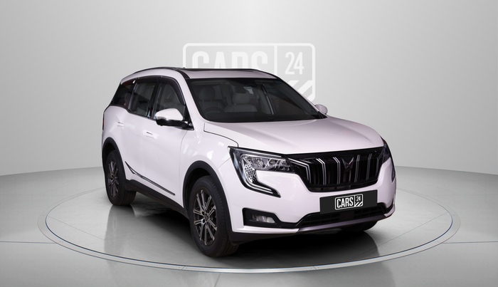 2023 Mahindra XUV700 AX 7 LUXURY P AT 7 STR, Petrol, Automatic, 18,082 km, Right Front Diagonal