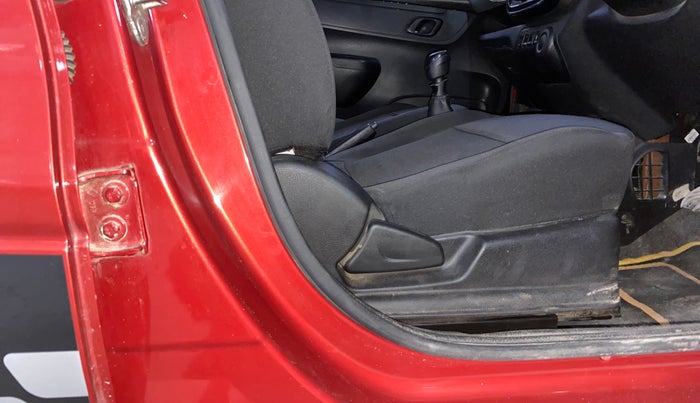 2018 Renault Kwid RXT 1.0, Petrol, Manual, 27,261 km, Driver Side Adjustment Panel