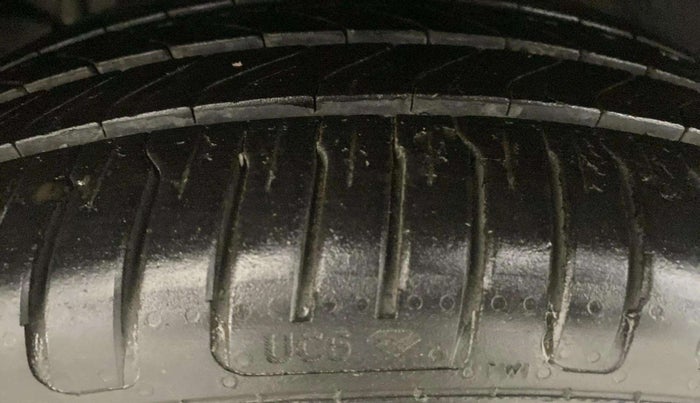 2020 Tata NEXON XMA PETROL, Petrol, Automatic, 77,182 km, Right Rear Tyre Tread