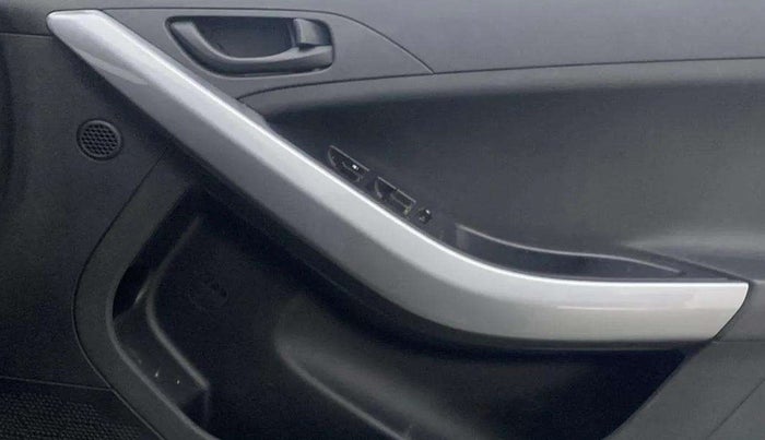 2020 Tata NEXON XMA PETROL, Petrol, Automatic, 77,182 km, Driver Side Door Panels Control