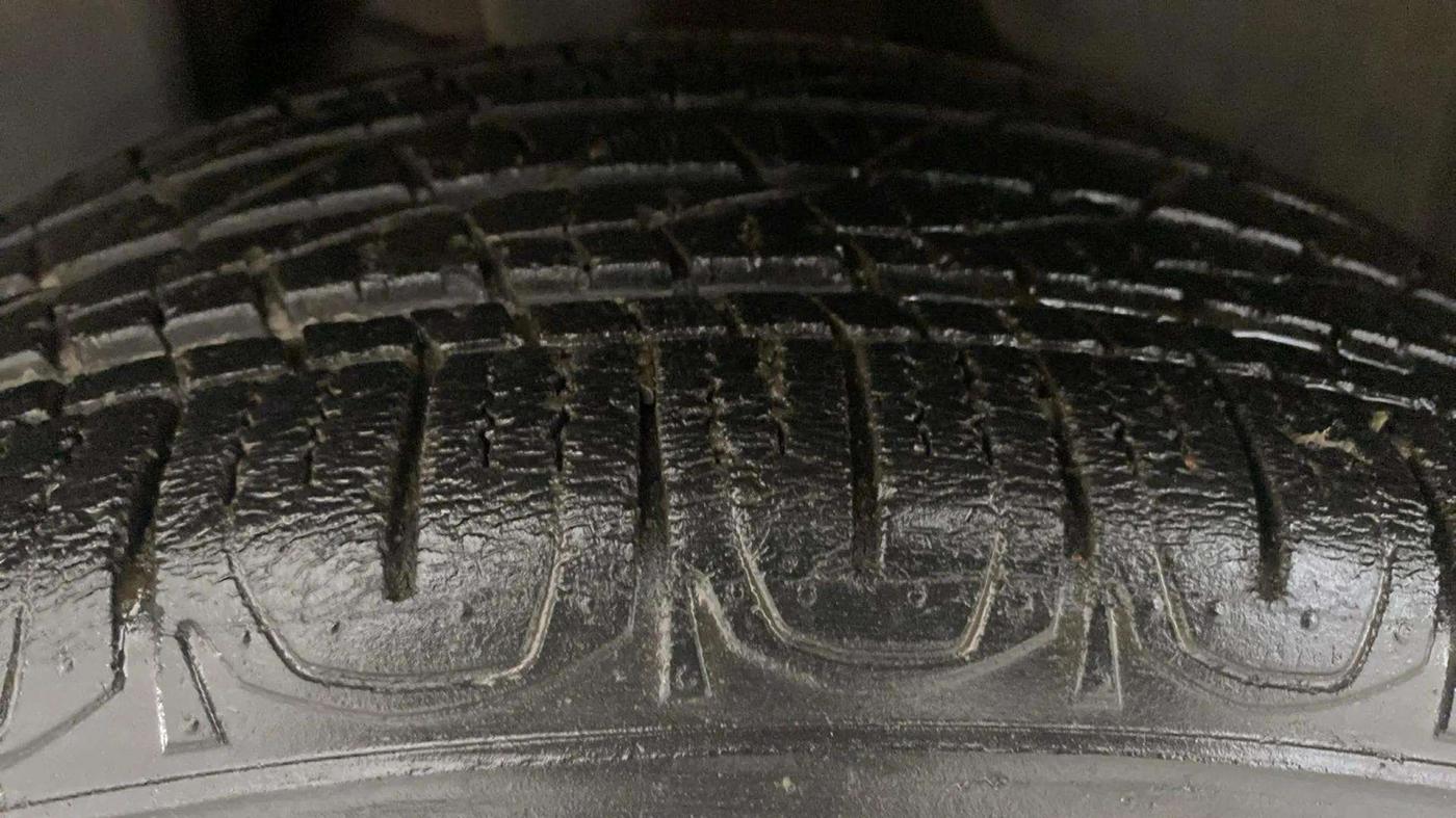 2019 Jeep Compass LONGITUDE (O) 1.4 PETROL AT, Petrol, Automatic, 52,289 km, Right Rear Tyre Tread