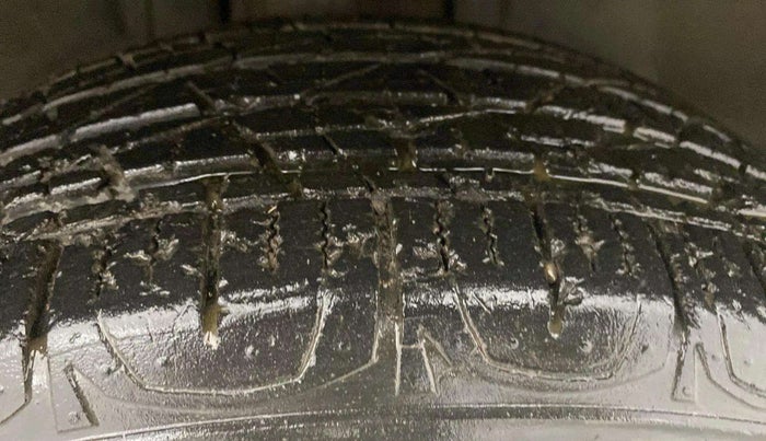 2019 Jeep Compass LONGITUDE (O) 1.4 PETROL AT, Petrol, Automatic, 52,467 km, Right Front Tyre Tread