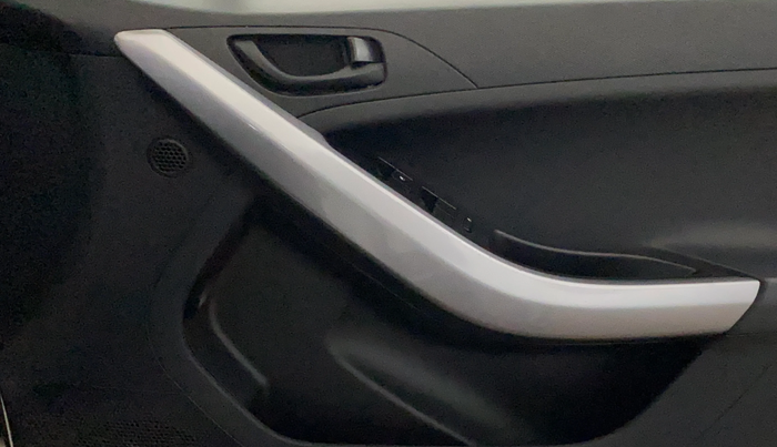 2021 Tata NEXON XM SUNROOF PETROL, Petrol, Manual, 79,628 km, Driver Side Door Panels Control