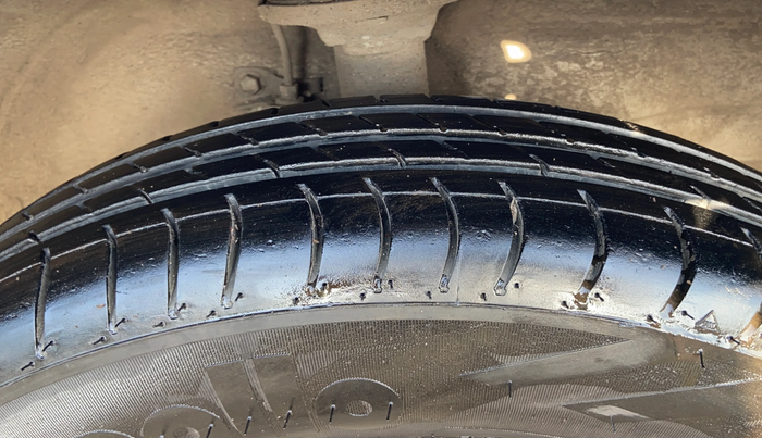 2012 Maruti Wagon R 1.0 LXI, Petrol, Manual, 74,095 km, Left Rear Tyre Tread