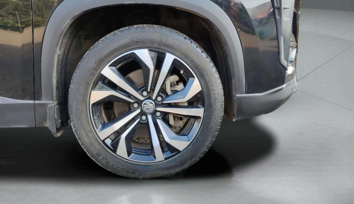 2023 MG HECTOR PLUS SAVVY PRO 1.5 TURBO CVT 7 STR, Petrol, Automatic, 39,096 km, Right Front Wheel