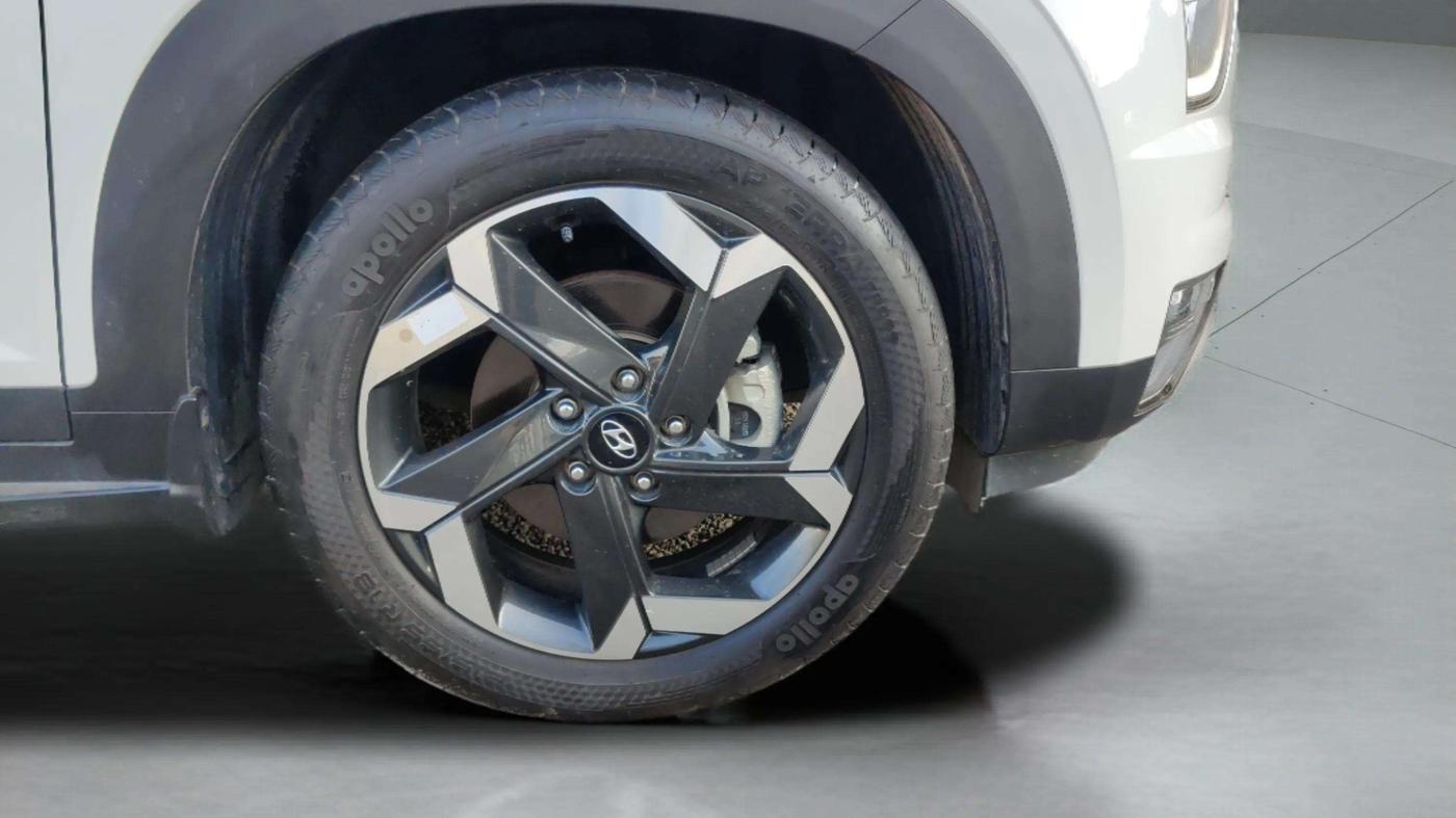 2021 Hyundai ALCAZAR 2.0 SIGNATURE (O) AT 6STR, Petrol, Automatic, 9,524 km, Right Front Wheel