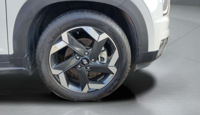 2021 Hyundai ALCAZAR 2.0 SIGNATURE (O) AT 6STR, Petrol, Automatic, 9,524 km, Right Front Wheel