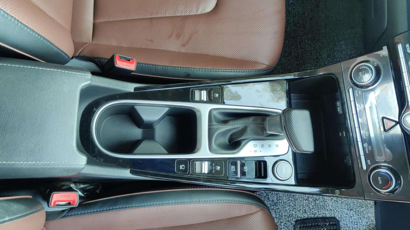 2021 Hyundai ALCAZAR 2.0 SIGNATURE (O) AT 6STR, Petrol, Automatic, 9,524 km, Gear Lever