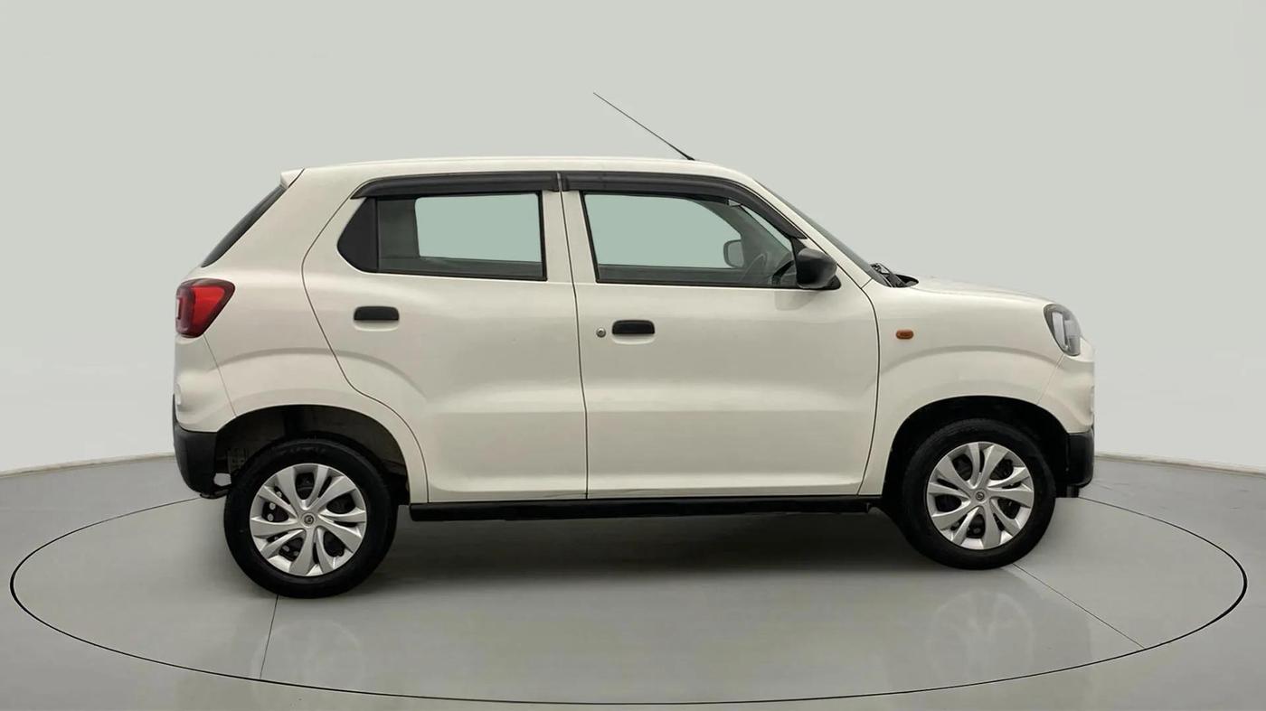 2023 Maruti S PRESSO VXI, Petrol, Manual, 13,011 km, Right Side View