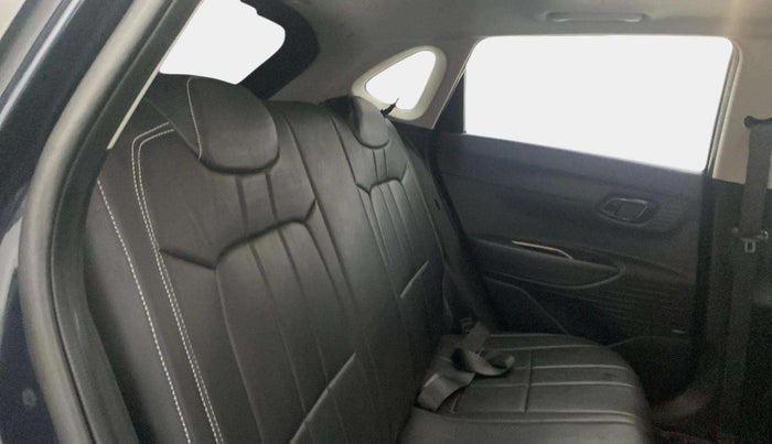 2022 Hyundai NEW I20 ASTA 1.2 MT, Petrol, Manual, 22,989 km, Right Side Rear Door Cabin