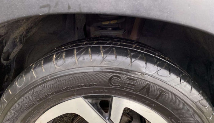 2021 Nissan MAGNITE XV PREMIUM DUAL TONE, Petrol, Manual, 68,777 km, Right Front Tyre Tread