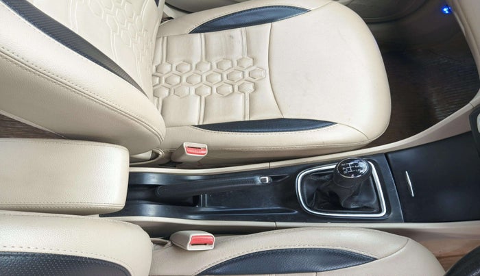 2017 Maruti Ciaz VDI+ SHVS, Diesel, Manual, 95,126 km, Gear Lever