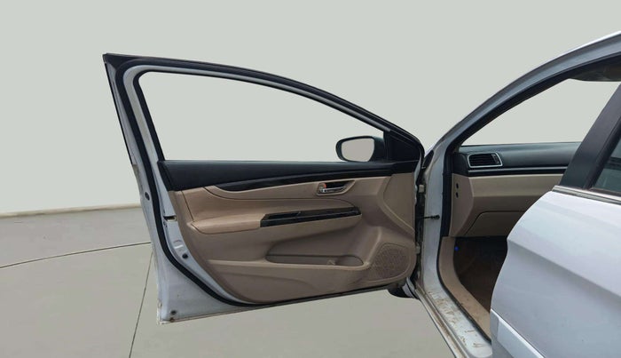 2017 Maruti Ciaz VDI+ SHVS, Diesel, Manual, 95,126 km, LHS Front Door