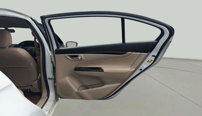 2017 Maruti Ciaz VDI+ SHVS, Diesel, Manual, 95,126 km, RHS Rear Door