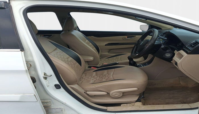 2017 Maruti Ciaz VDI+ SHVS, Diesel, Manual, 95,126 km, Right Side Front Door Cabin