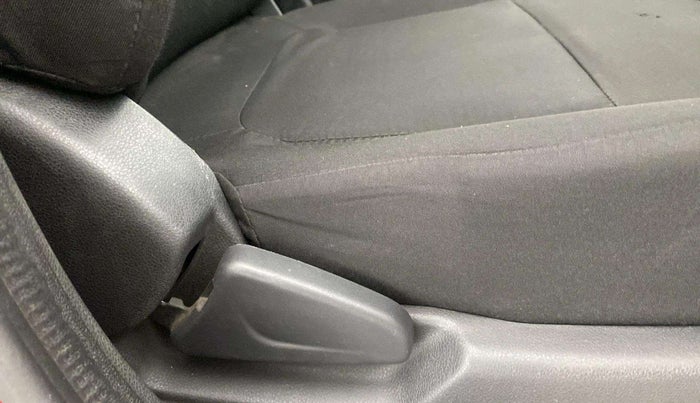 2016 Renault Kwid RXT 1.0, Petrol, Manual, 24,222 km, Driver Side Adjustment Panel