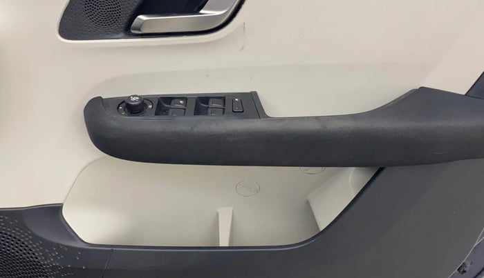 2022 Tata ALTROZ XZA, CNG, Automatic, 43,743 km, Driver Side Door Panels Control