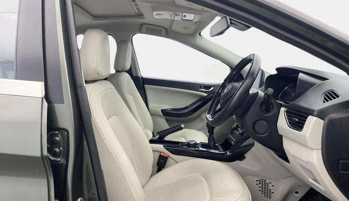 2022 Tata NEXON XZ PLUS (PREMIUM) PETROL, Petrol, Manual, 17,325 km, Right Side Front Door Cabin