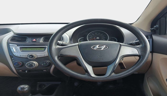 2017 Hyundai Eon MAGNA + AIRBAG, Petrol, Manual, 86,327 km, Steering Wheel Close Up