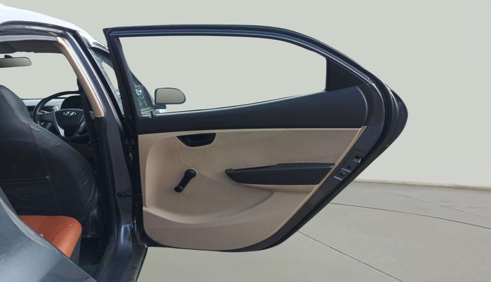 2017 Hyundai Eon MAGNA + AIRBAG, Petrol, Manual, 86,327 km, RHS Rear Door