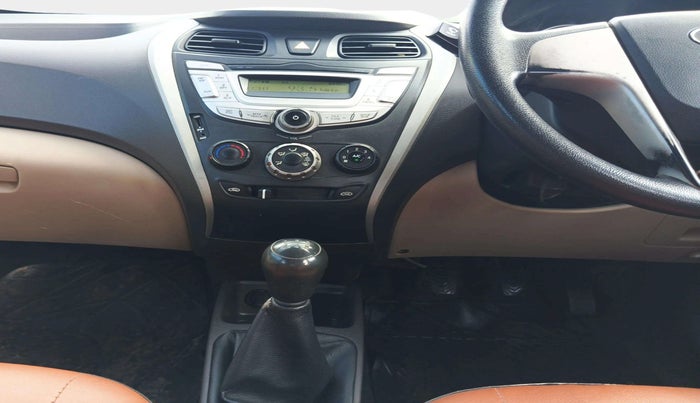 2017 Hyundai Eon MAGNA + AIRBAG, Petrol, Manual, 86,327 km, Air Conditioner