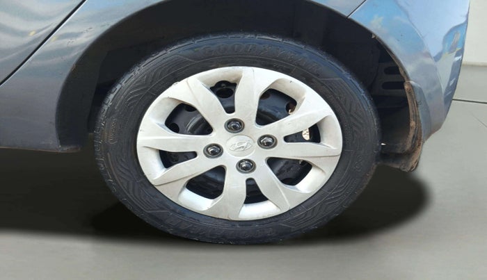 2017 Hyundai Eon MAGNA + AIRBAG, Petrol, Manual, 86,327 km, Left Rear Wheel