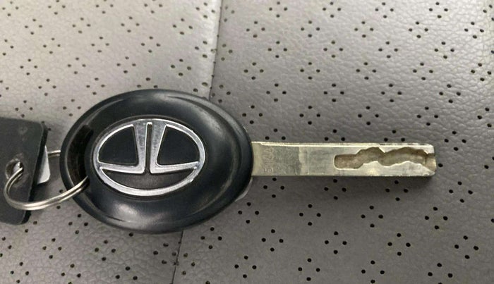 2023 Tata Tiago XE PETROL, Petrol, Manual, 5,459 km, Key Close Up
