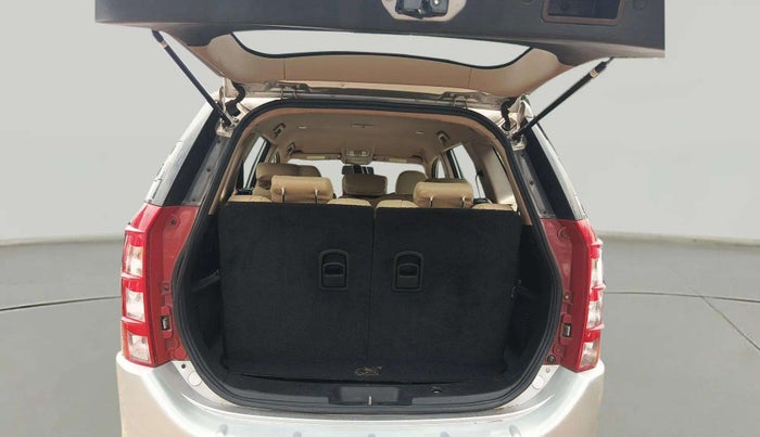 2013 Mahindra XUV500 W8, Diesel, Manual, 82,633 km, Boot Inside