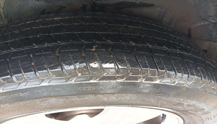 2013 Mahindra XUV500 W8, Diesel, Manual, 82,633 km, Right Rear Tyre Tread