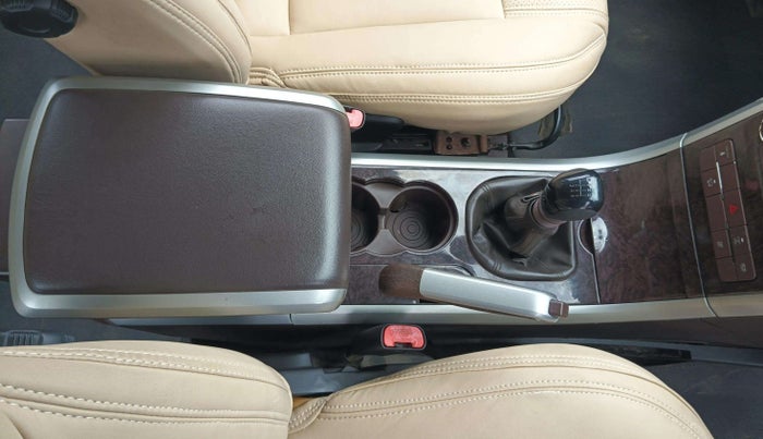 2013 Mahindra XUV500 W8, Diesel, Manual, 82,633 km, Gear Lever