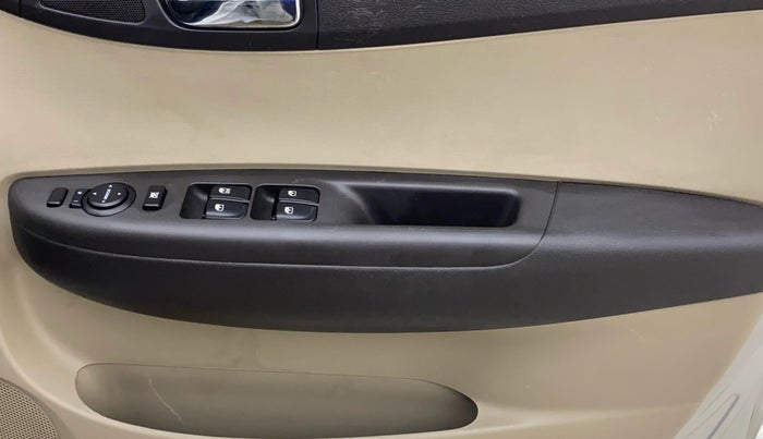 2012 Hyundai i20 SPORTZ 1.2, Petrol, Manual, 35,583 km, Driver Side Door Panels Control