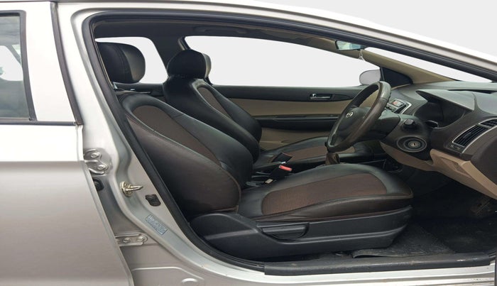 2013 Hyundai i20 MAGNA 1.2, Petrol, Manual, 90,150 km, Right Side Front Door Cabin