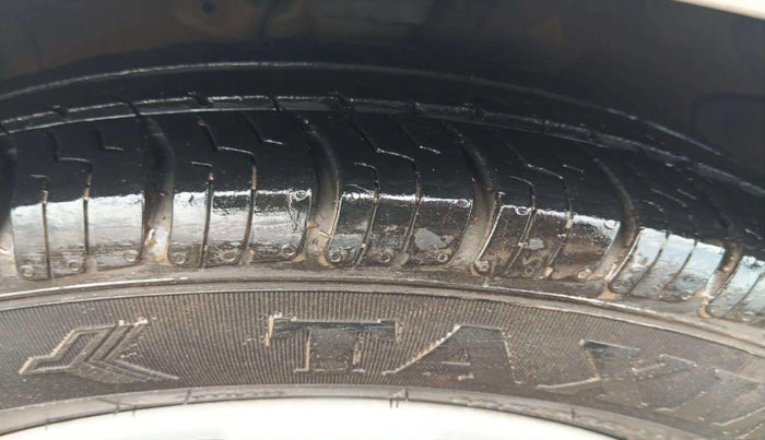 2013 Hyundai i20 MAGNA 1.2, Petrol, Manual, 90,150 km, Left Front Tyre Tread
