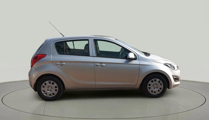 2013 Hyundai i20 MAGNA 1.2, Petrol, Manual, 90,150 km, Right Side View