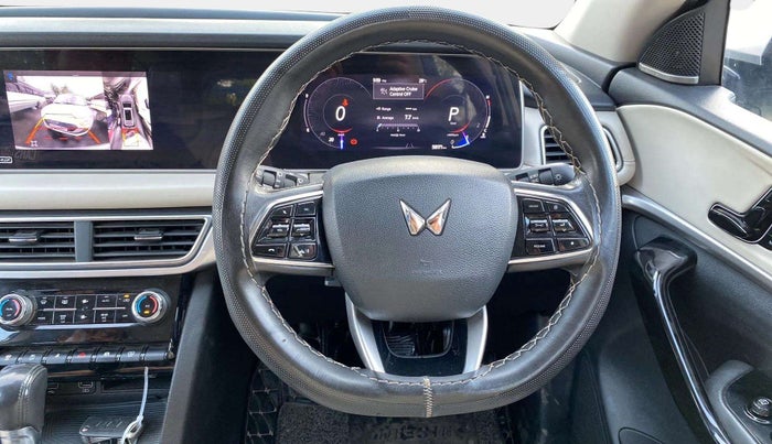 2021 Mahindra XUV700 AX 7 LUXURY P AT 7 STR, Petrol, Automatic, 58,161 km, Steering Wheel Close Up