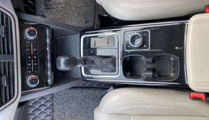 2021 Mahindra XUV700 AX 7 LUXURY P AT 7 STR, Petrol, Automatic, 58,161 km, Gear Lever