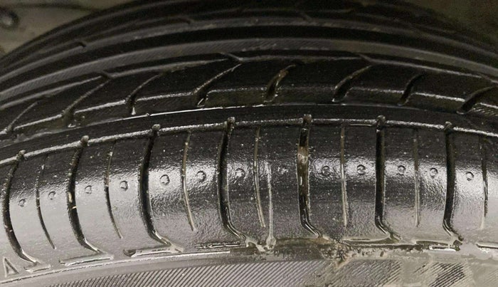 2019 Maruti New Wagon-R LXI CNG (O) 1.0, CNG, Manual, 45,720 km, Left Front Tyre Tread