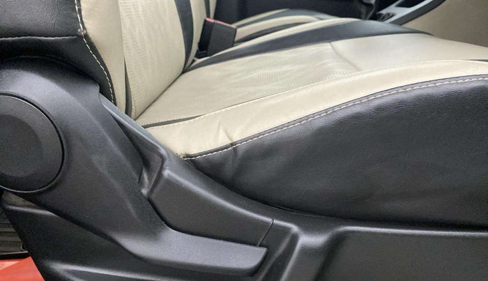 2019 Maruti New Wagon-R LXI CNG (O) 1.0, CNG, Manual, 45,720 km, Driver Side Adjustment Panel