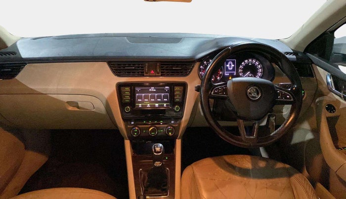 2016 Skoda Octavia AMBITION 1.4 TSI, Petrol, Manual, 1,42,130 km, Dashboard