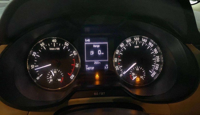 2016 Skoda Octavia AMBITION 1.4 TSI, Petrol, Manual, 1,42,130 km, Odometer Image