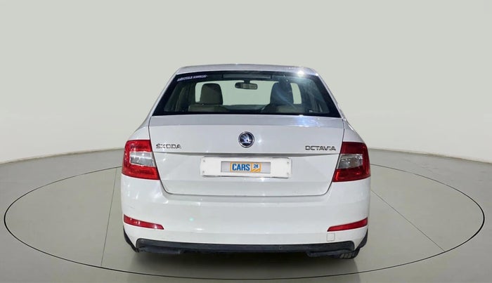 2016 Skoda Octavia AMBITION 1.4 TSI, Petrol, Manual, 1,42,130 km, Back/Rear