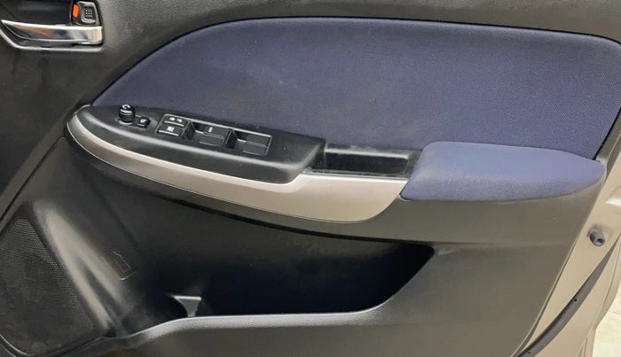 2020 Toyota Glanza V CVT, Petrol, Automatic, 82,676 km, Driver Side Door Panels Control