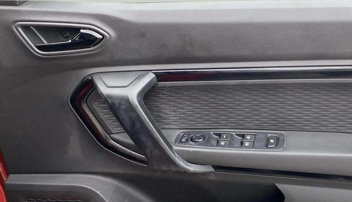 2023 Renault Kiger RXZ AMT DUAL TONE, Petrol, Automatic, 43,317 km, Driver Side Door Panels Control