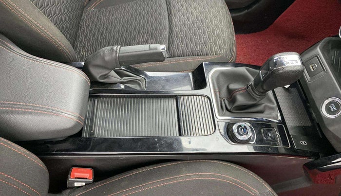 2023 Renault Kiger RXZ AMT DUAL TONE, Petrol, Automatic, 43,317 km, Gear Lever