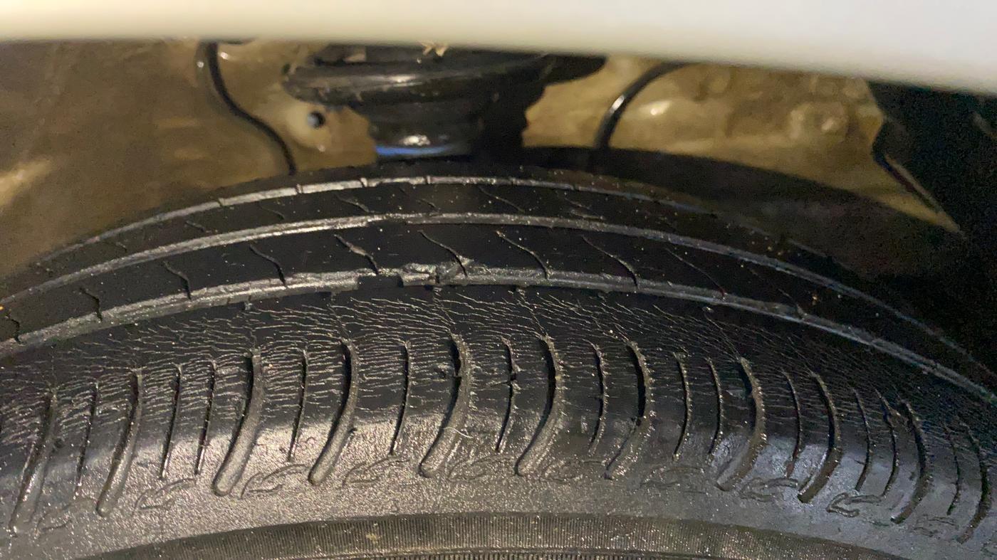 2020 Maruti S PRESSO VXI AMT, Petrol, Automatic, 68,061 km, Right Front Tyre Tread