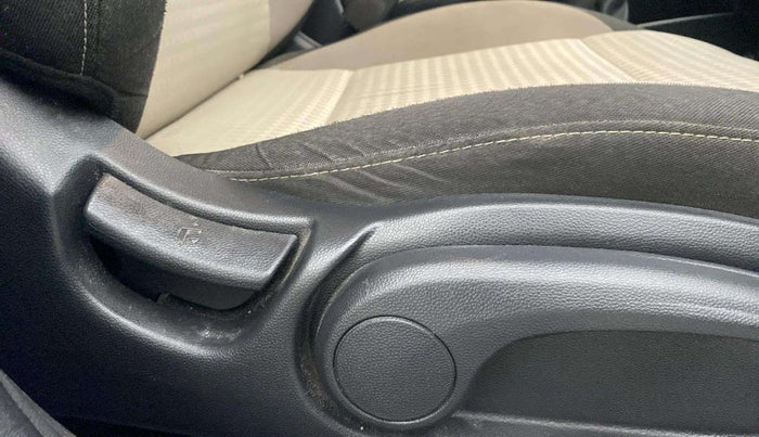 2019 Hyundai Elite i20 ASTA 1.2 (O), Petrol, Manual, 32,296 km, Driver Side Adjustment Panel