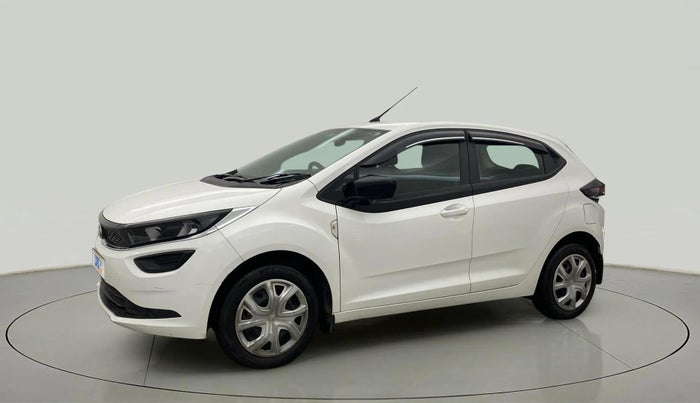 2023 Tata ALTROZ XM PLUS CNG, CNG, Manual, 14,833 km, Left Front Diagonal