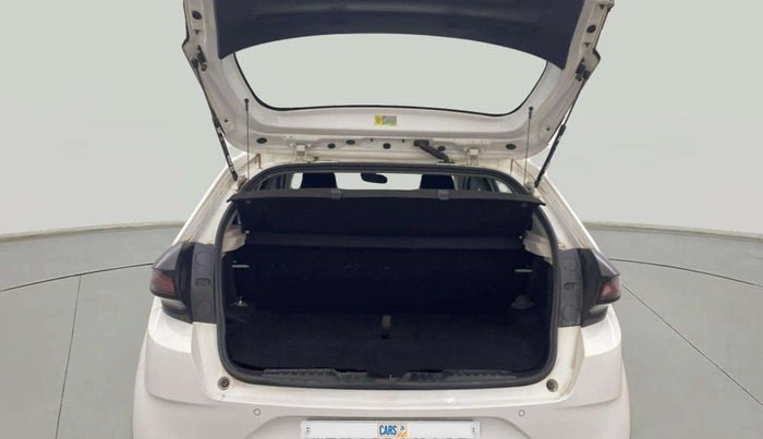 2023 Tata ALTROZ XM PLUS CNG, CNG, Manual, 14,833 km, Boot Inside