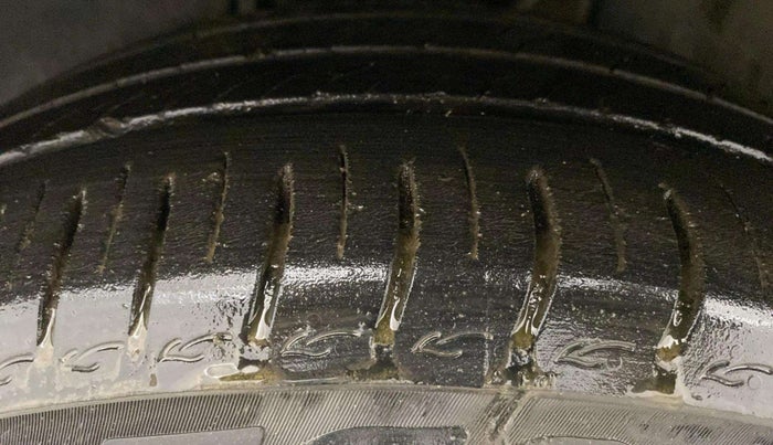 2023 Tata ALTROZ XM PLUS CNG, CNG, Manual, 14,833 km, Left Front Tyre Tread